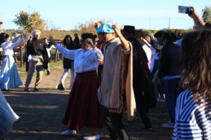 racimo-folklorico-baile-25-de-mayo-hipico-la-esperanza