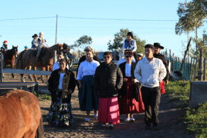 racimo-folklorico-baile-25-de-mayo-hipico-la-esperanza