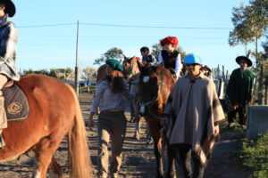 desfile-patrio-comunidad-hipico-la-esperanza