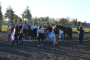 desfile-patrio-comunidad-hipico-la-esperanza