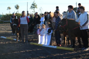desfile-patrio-comunidad-hipico-la-esperanza